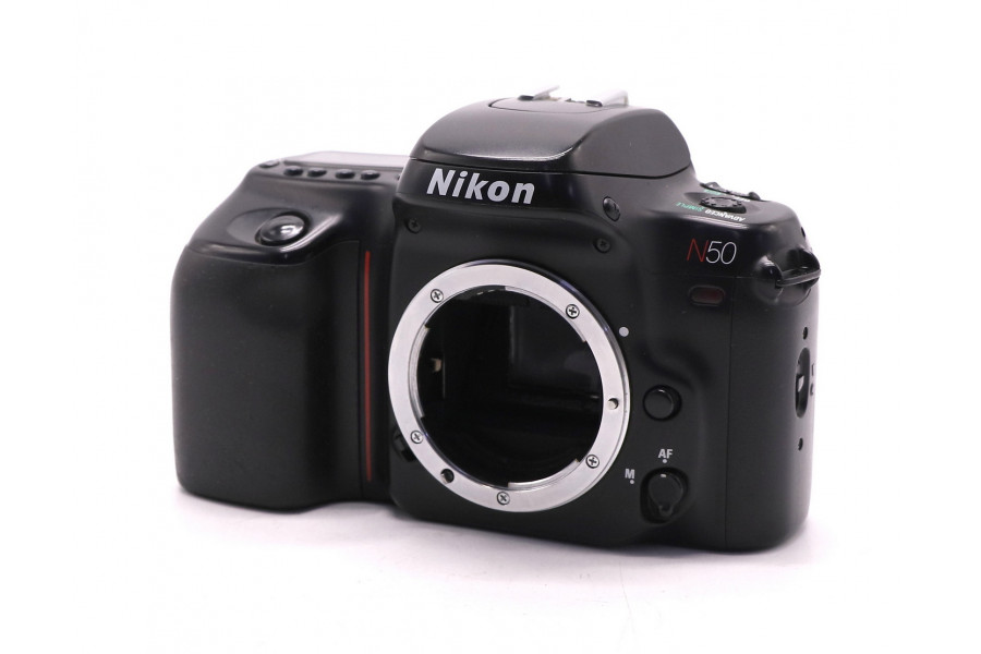 Зеркальный пленочный фотоаппарат Nikon N50 body