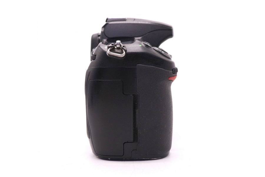Nikon D300 body (пробег 149500 кадров)