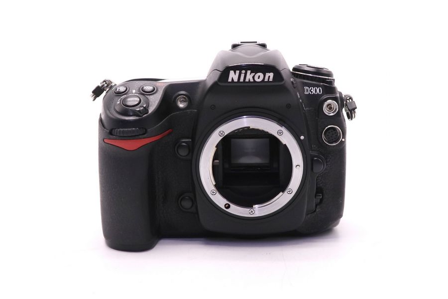 Nikon D300 body (пробег 149500 кадров)