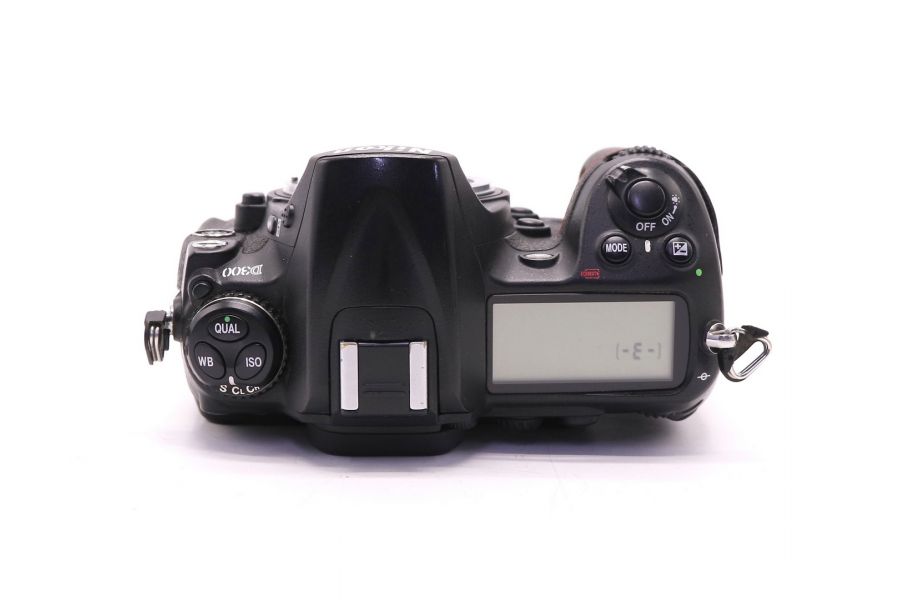 Nikon D300 body (пробег 149500 кадров)