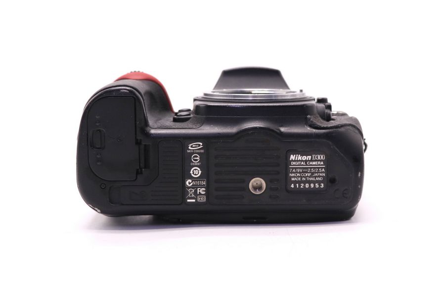 Nikon D300 body (пробег 149500 кадров)
