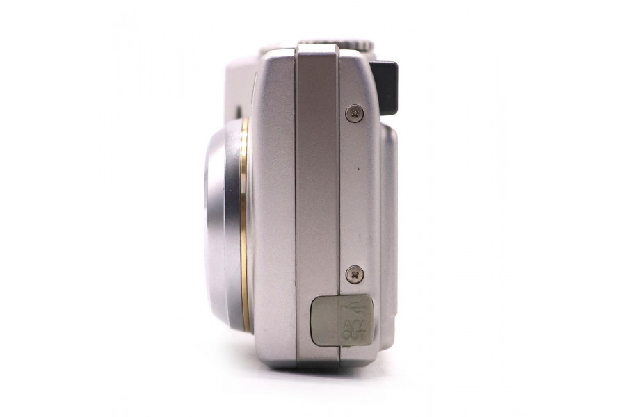 Компактный цифровой фотоаппарат Nikon Coolpix E5200