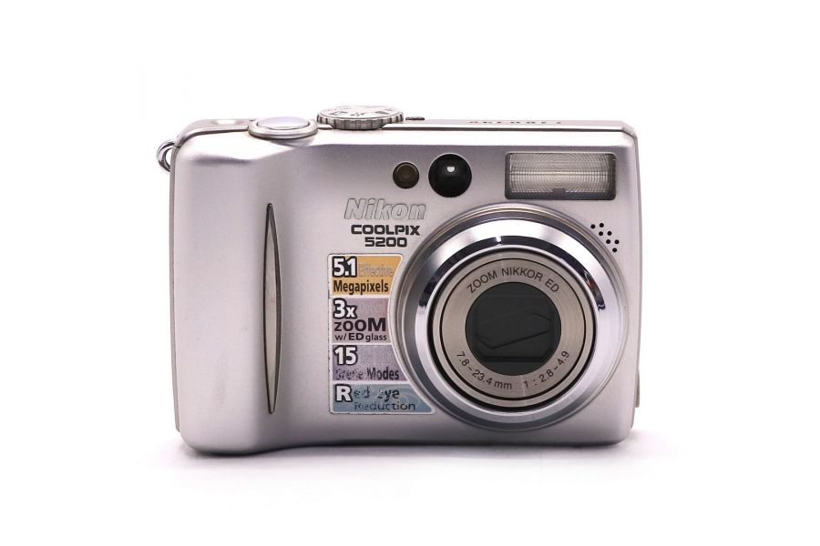 Компактный цифровой фотоаппарат Nikon Coolpix E5200
