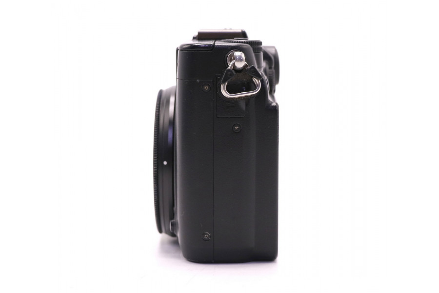 Nikon Coolpix P7000 неисправен