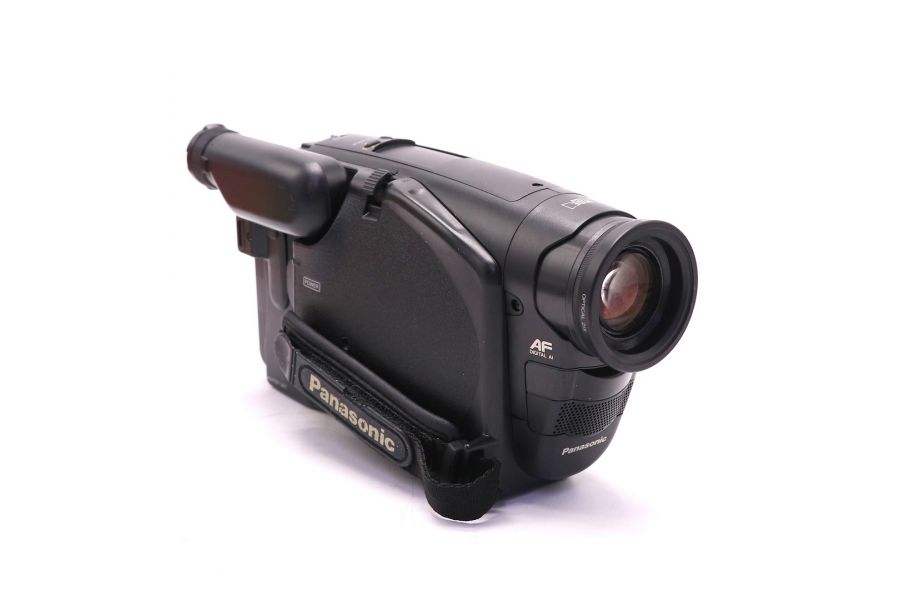 Видеокамера Panasonic NV-RX11EN в упаковке