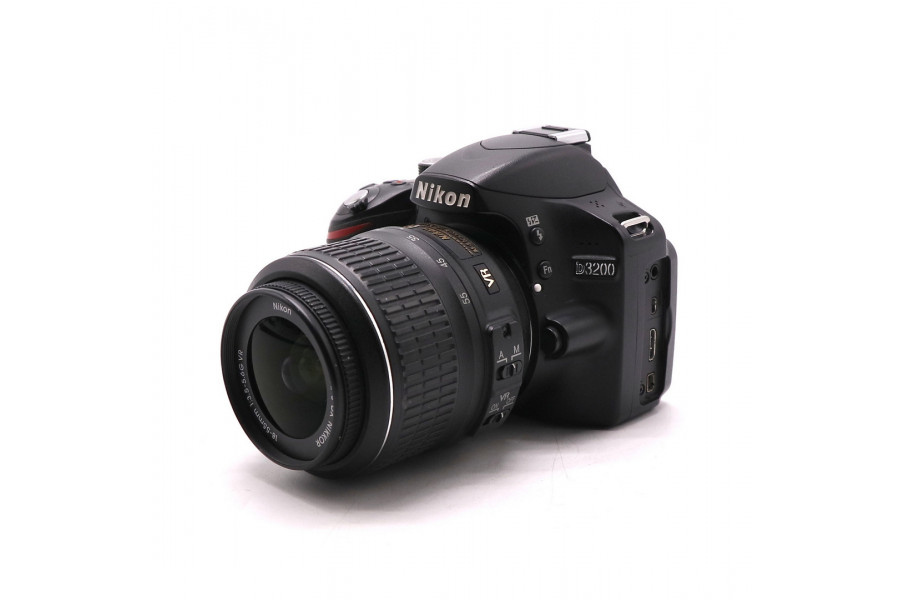Nikon D3200 kit (пробег 17110 кадров) фотоаппарат