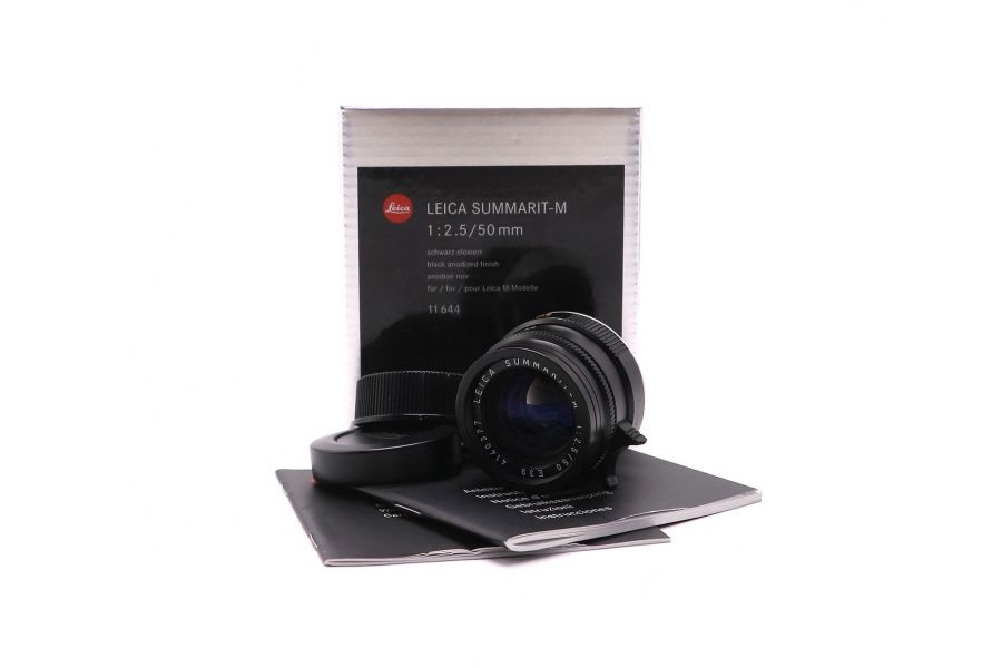 Объектив Leica Summarit-M 50mm f/2.5 в упаковке