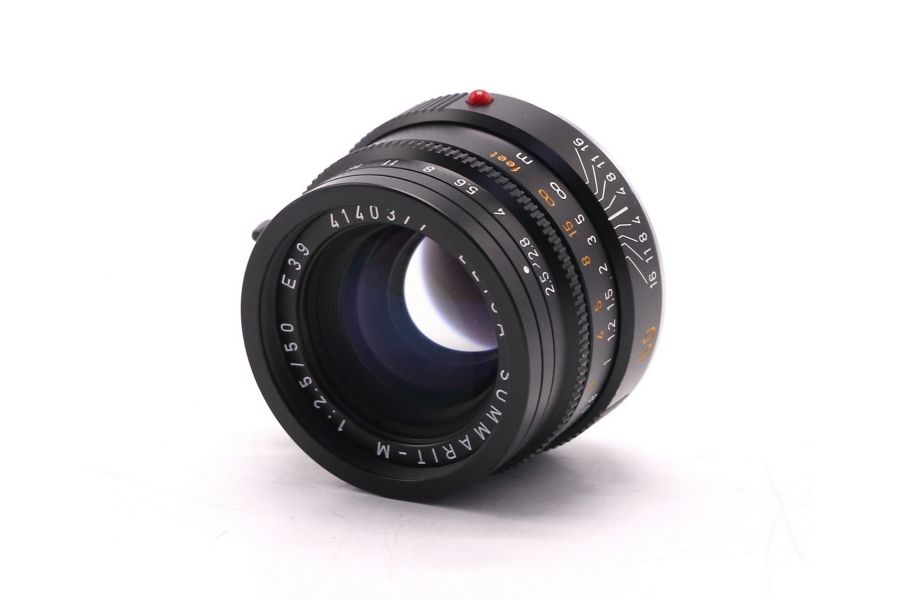Объектив Leica Summarit-M 50mm f/2.5 в упаковке