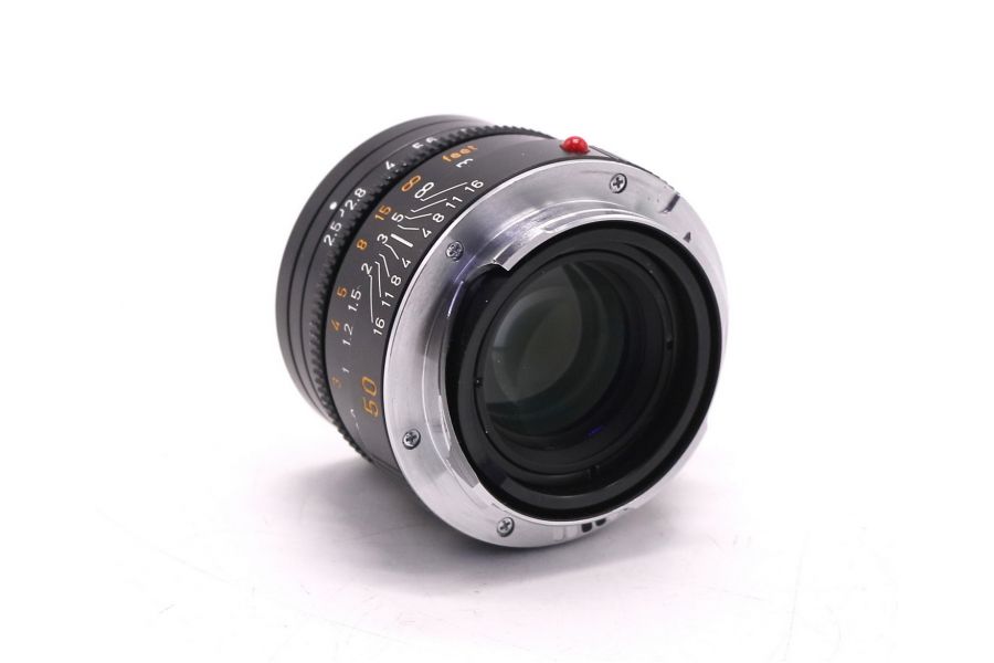 Объектив Leica Summarit-M 50mm f/2.5 в упаковке