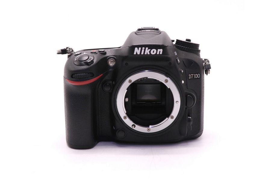 Nikon D7100 body в упаковке (пробег 4320 кадров)