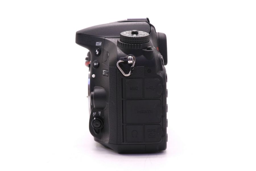 Nikon D7100 body в упаковке (пробег 4320 кадров)