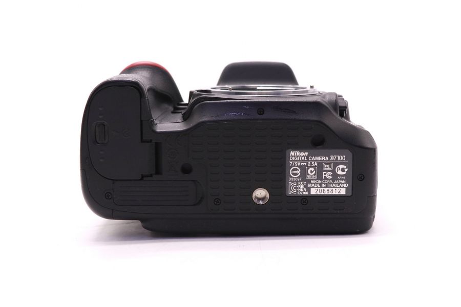 Nikon D7100 body в упаковке (пробег 4320 кадров)