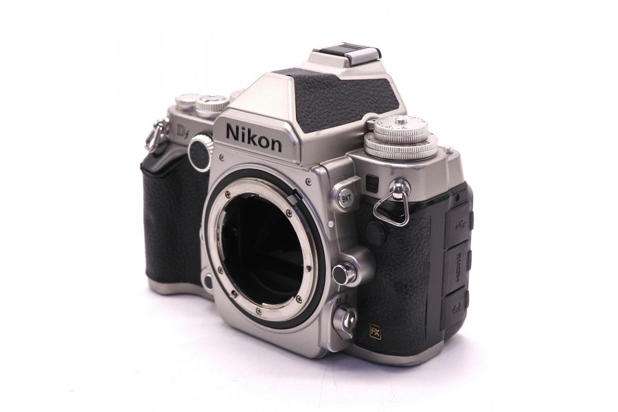 Nikon Df body в упаковке (пробег 218045 кадров)