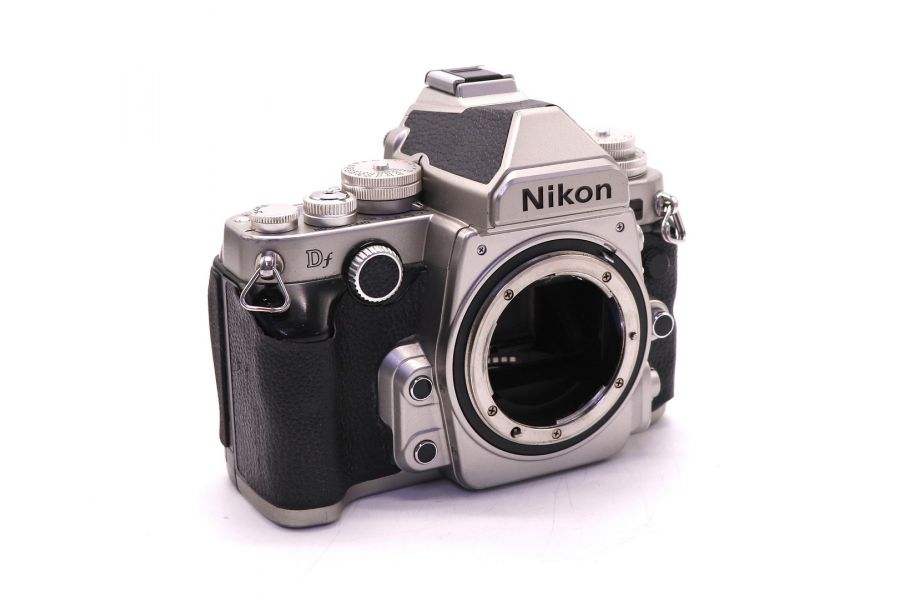 Nikon Df body в упаковке (пробег 218045 кадров)