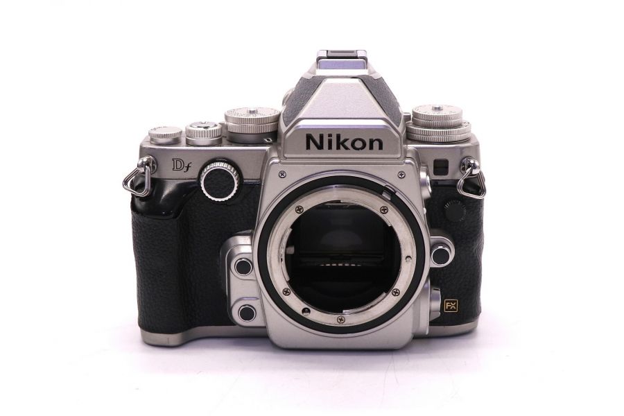 Nikon Df body в упаковке (пробег 218045 кадров)