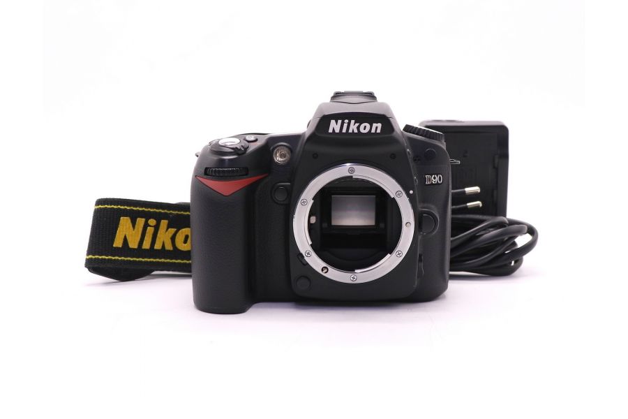 Фотоаппарат Nikon D90 body (пробег 31745 кадров)