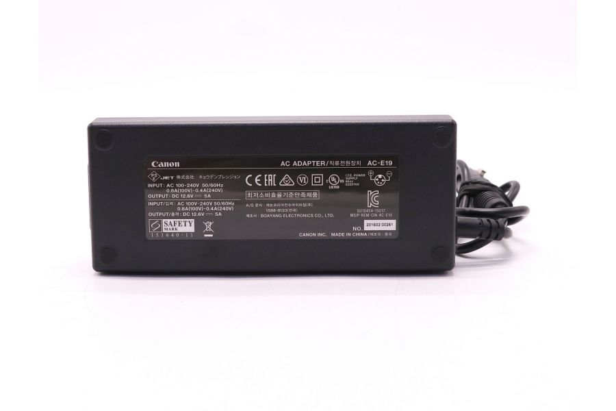 Сетевой адаптер Canon AC-E19 в упаковке