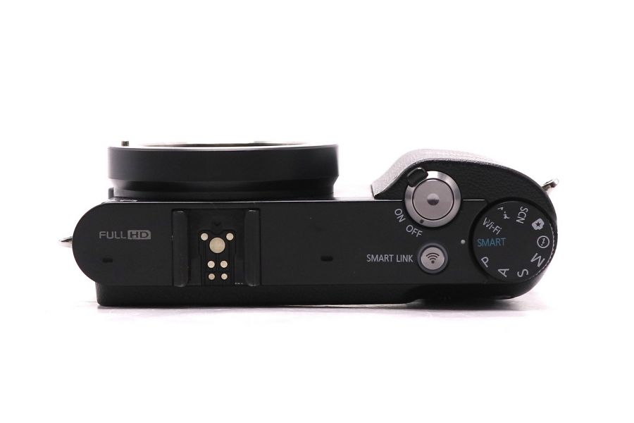 Компактный фотоаппарат Samsung NX1000 body