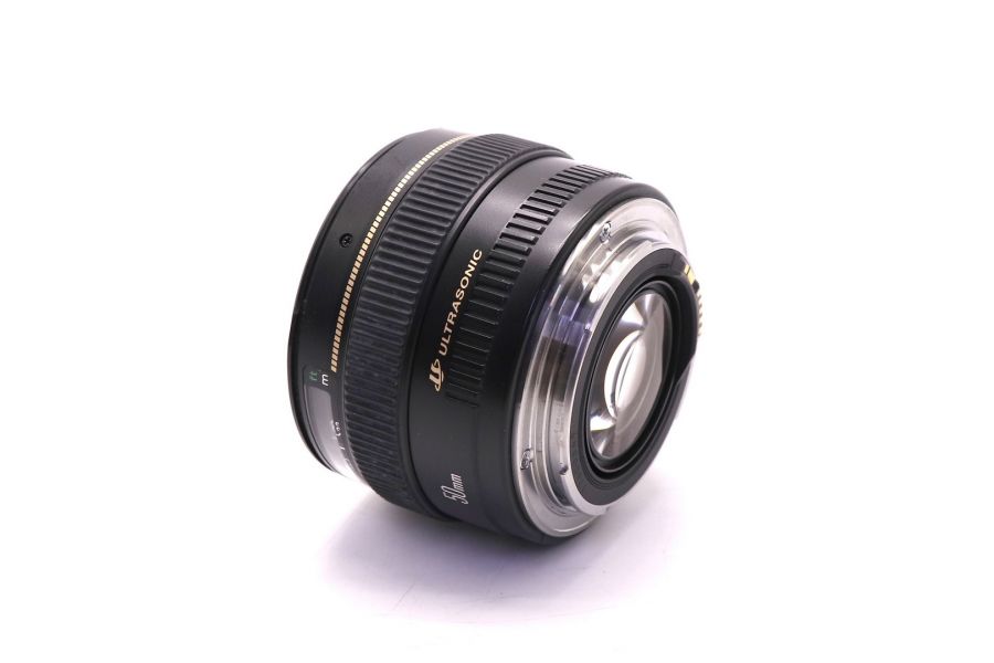 Canon EF 50mm f/1.4 USM в упаковке (2015)