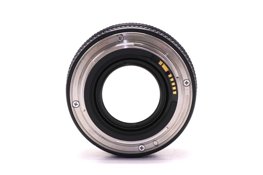 Canon EF 50mm f/1.4 USM в упаковке (2015)