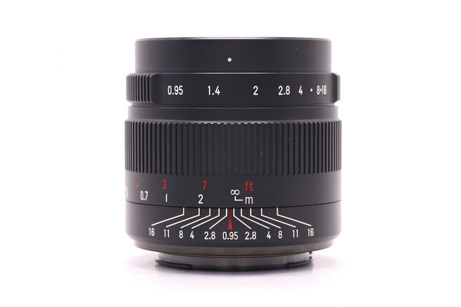 Объектив 7Artisans 35mm f/0.95 для Sony E в упаковке