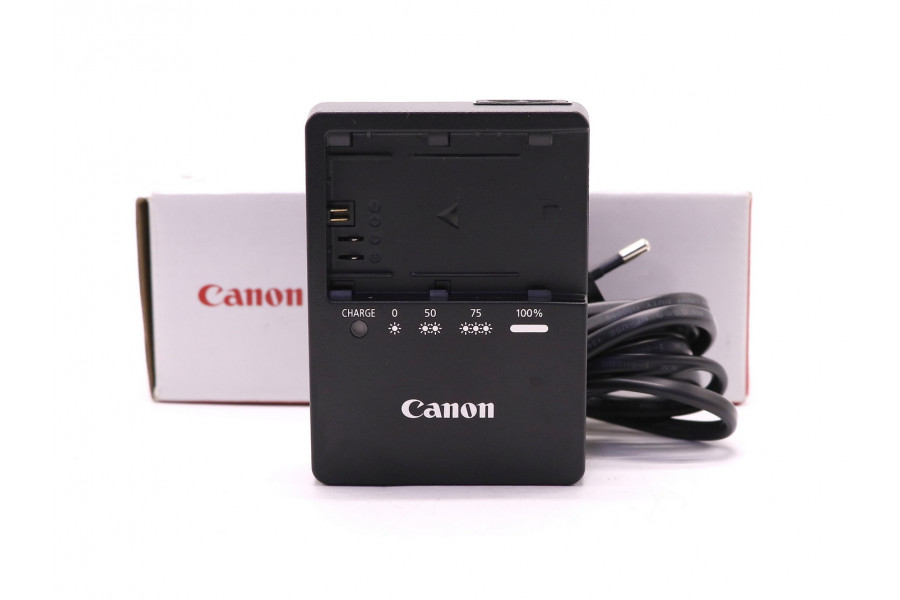 Зарядное устройство Canon LC-E6E в упаковке