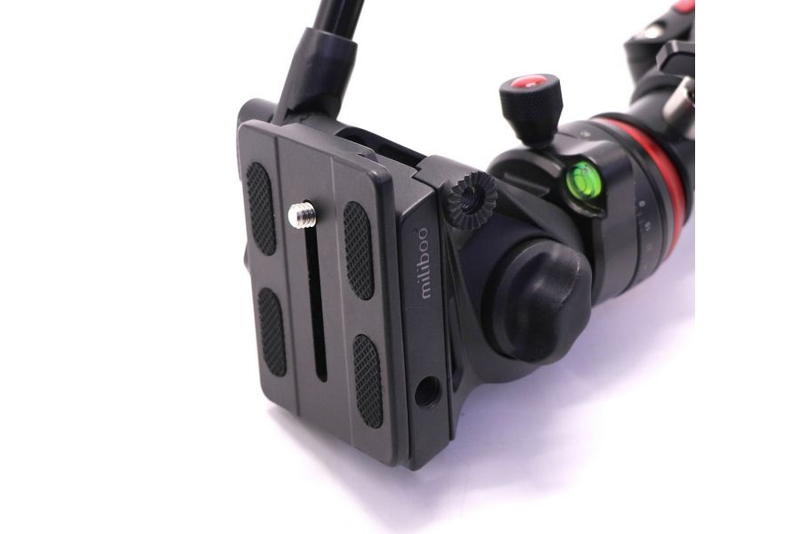 Штатив Miliboo MUKB карбоновый в упаковке