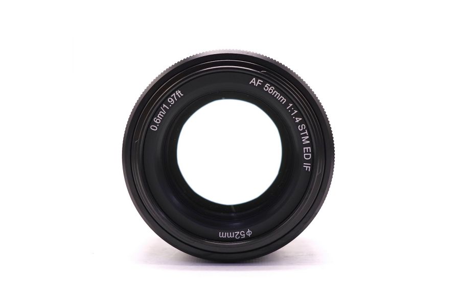 Объектив Viltrox AF 56mm f/1.4 для Fujifilm FX в упаковке