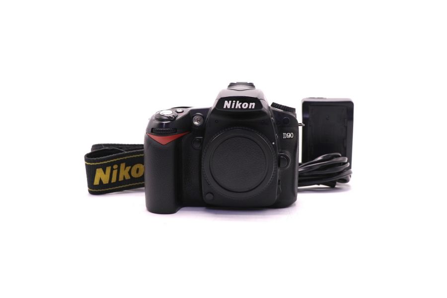 Nikon D90 body (пробег 11900 кадров)