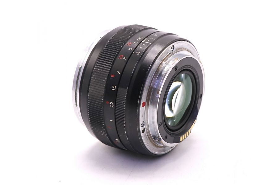 Planar 1,4/50 ZE T* Carl Zeiss (Japan)