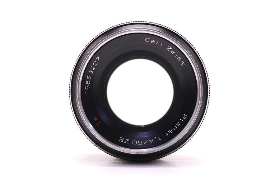 Planar 1,4/50 ZE T* Carl Zeiss (Japan)