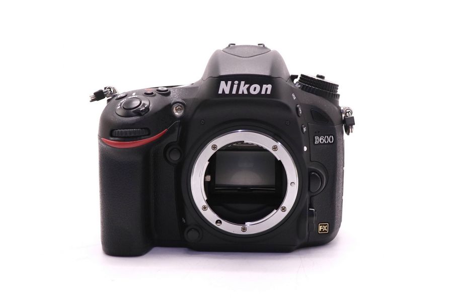 Nikon D600 body в упаковке (пробег 27730 кадров)