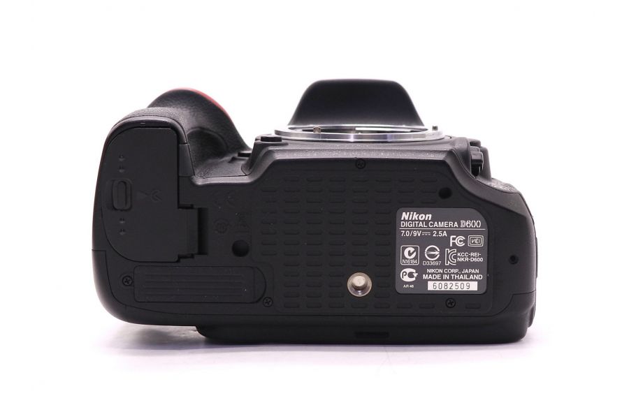 Nikon D600 body в упаковке (пробег 27730 кадров)