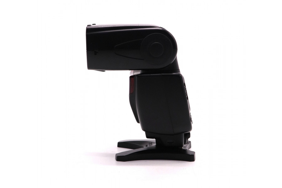 Фотовспышка Nikon Speedlight SB-700 (комплект)