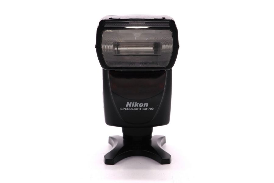 Фотовспышка Nikon Speedlight SB-700 (комплект)