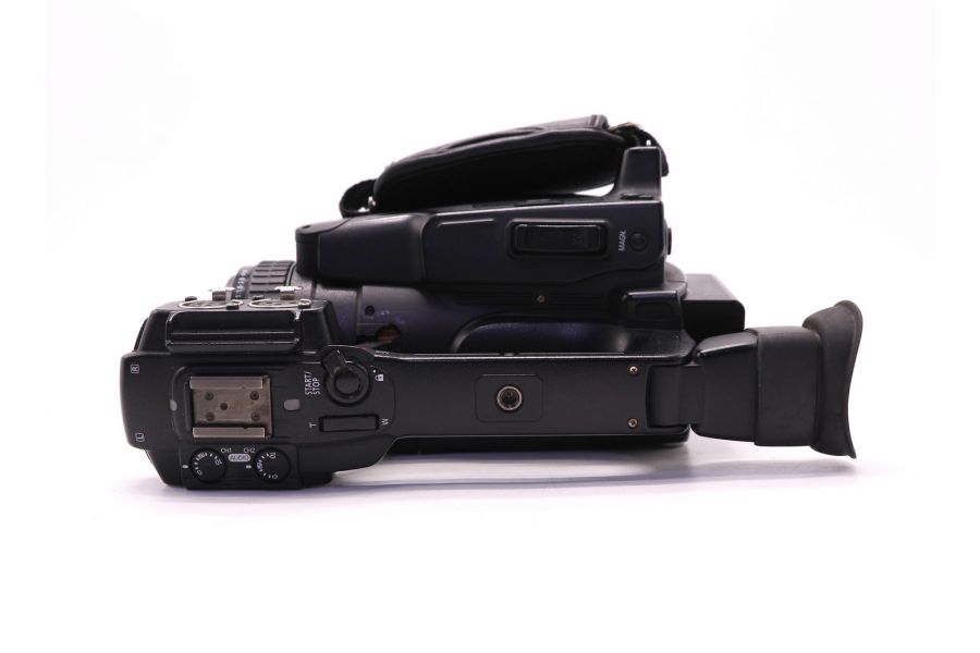 Видеокамера Canon XF100 (пробег 375 часов)