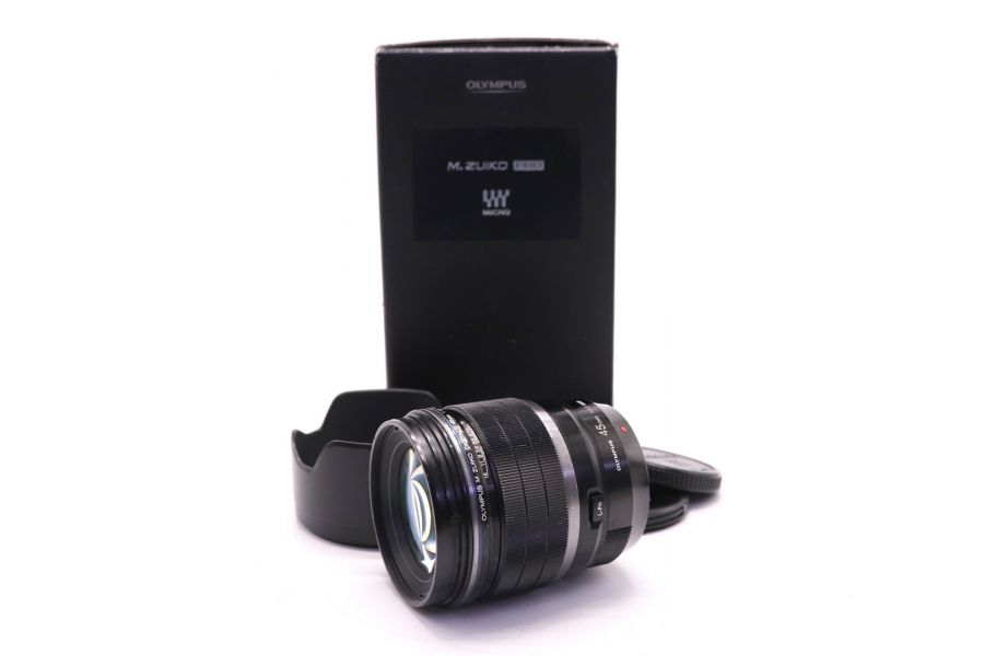 Объектив Olympus ED M.Zuiko Digital 45mm f/1.2 Pro в упаковке