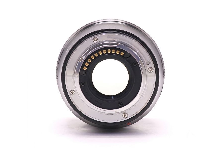 Объектив Olympus ED M.Zuiko Digital 45mm f/1.2 Pro в упаковке