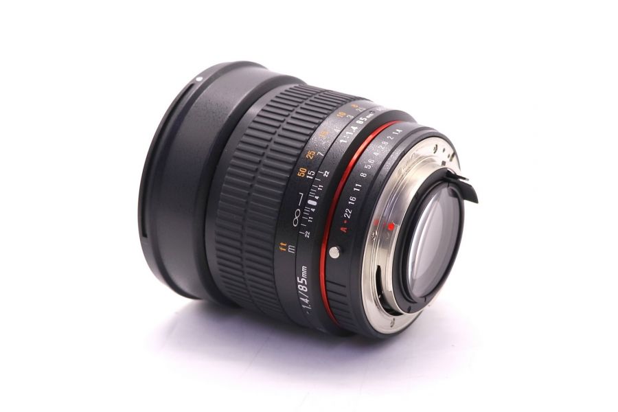 Samyang 85mm f/1.4 AS IF UMC Pentax K в упаковке