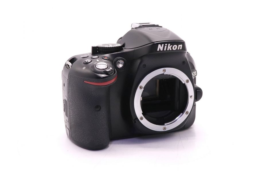 Фотокамера Nikon D5200 body (пробег 20000 кадров)