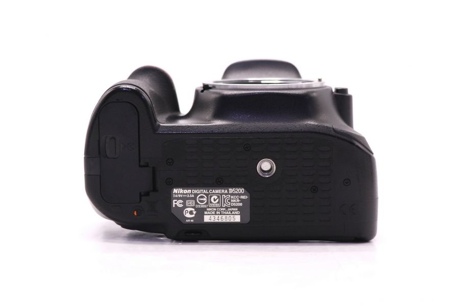 Фотокамера Nikon D5200 body (пробег 20000 кадров)