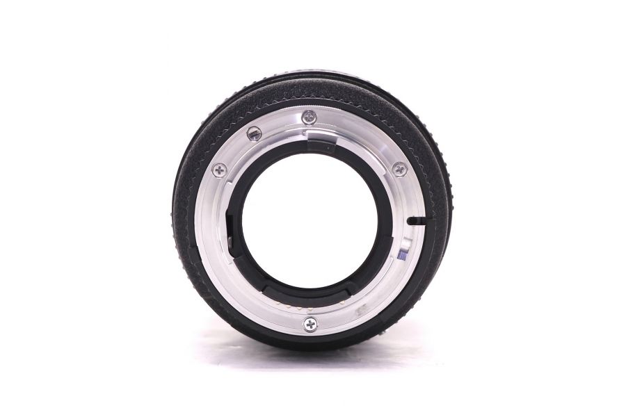 Nikon 105mm f/2D AF DC-Nikkor средний телеобъектив