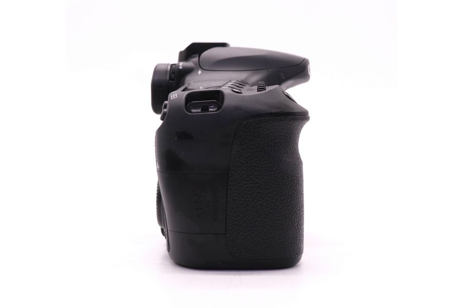Canon EOS 60D body в упаковке (пробег 2765 кадров)