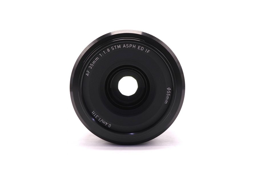 Объектив Viltrox AF 35mm f/1.8 STM для Nikon Z в упаковке