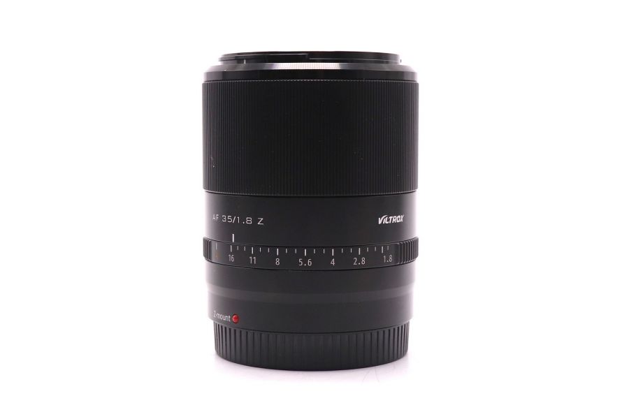 Объектив Viltrox AF 35mm f/1.8 STM для Nikon Z в упаковке