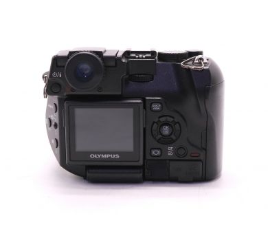 Компактная цифровая Olympus C-8080 Wide Zoom