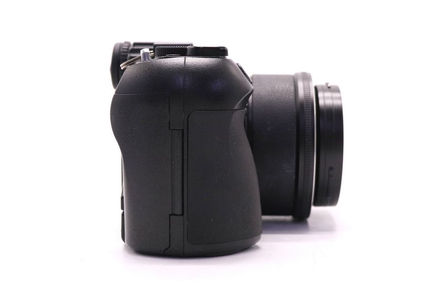 Olympus C-8080 Wide Zoom компактная цифровая