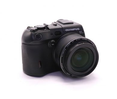 Компактная цифровая Olympus C-8080 Wide Zoom