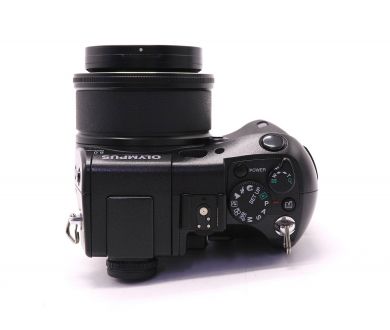 Компактная цифровая Olympus C-8080 Wide Zoom