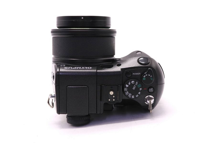 Olympus C-8080 Wide Zoom компактная цифровая